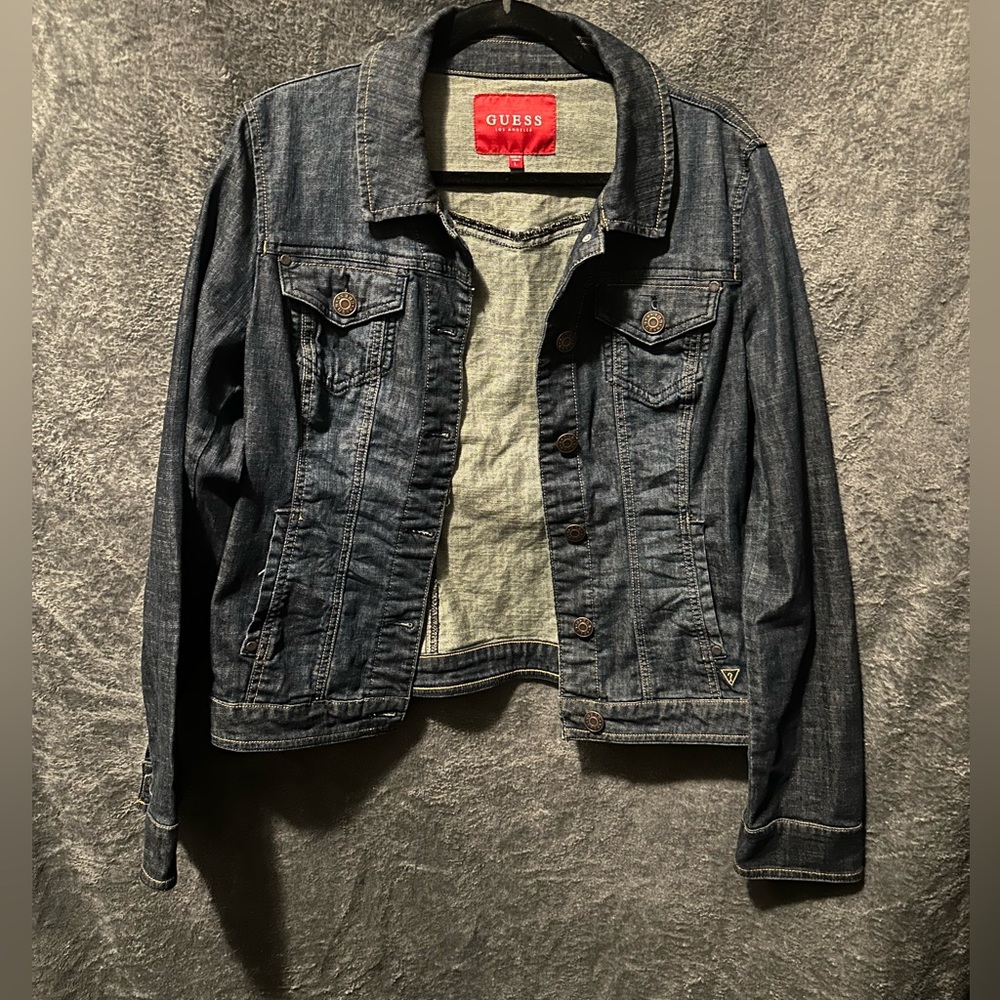 GUESS BLUE DENIM JACKET, SIZE LARGE.
